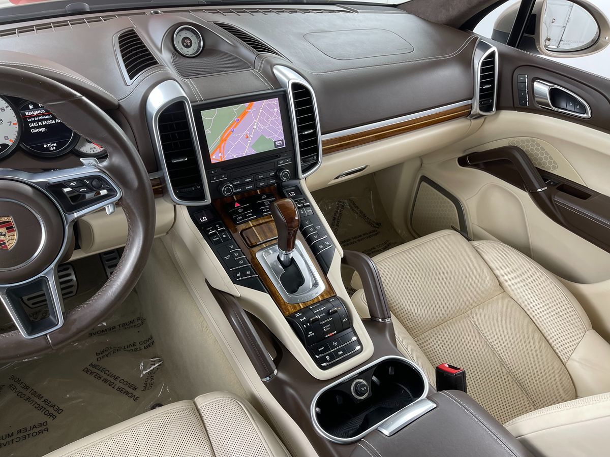 2017 Porsche Cayenne Turbo photo 11
