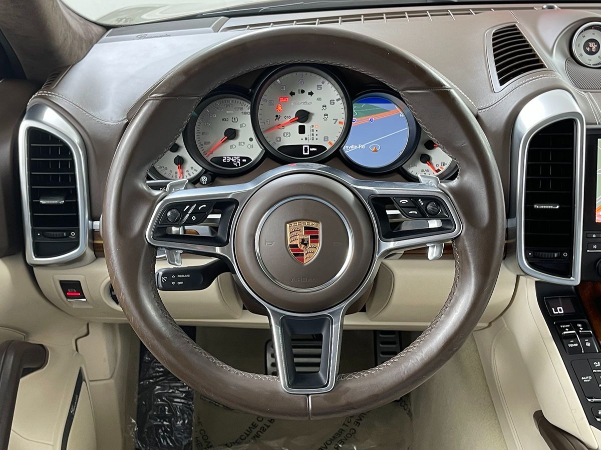 2017 Porsche Cayenne Turbo photo 6