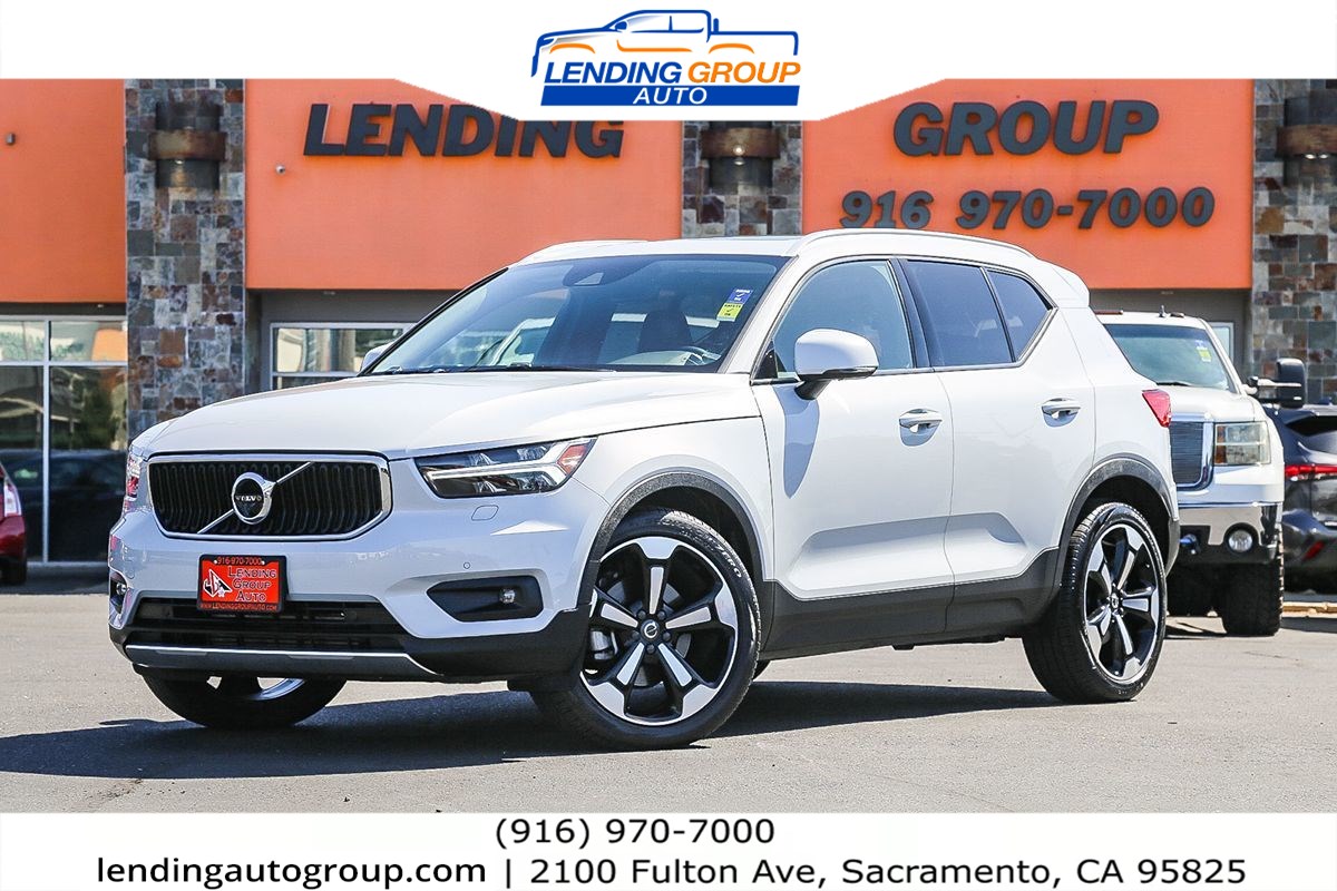 2020 Volvo XC40 Momentum