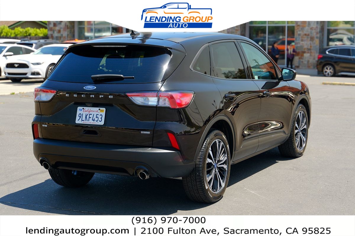 2021 Ford Escape SE Hybrid photo 4