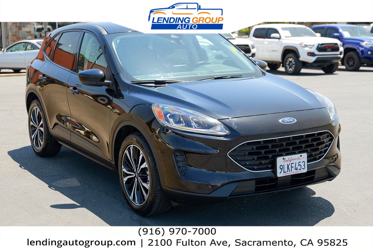 2021 Ford Escape SE Hybrid photo 3