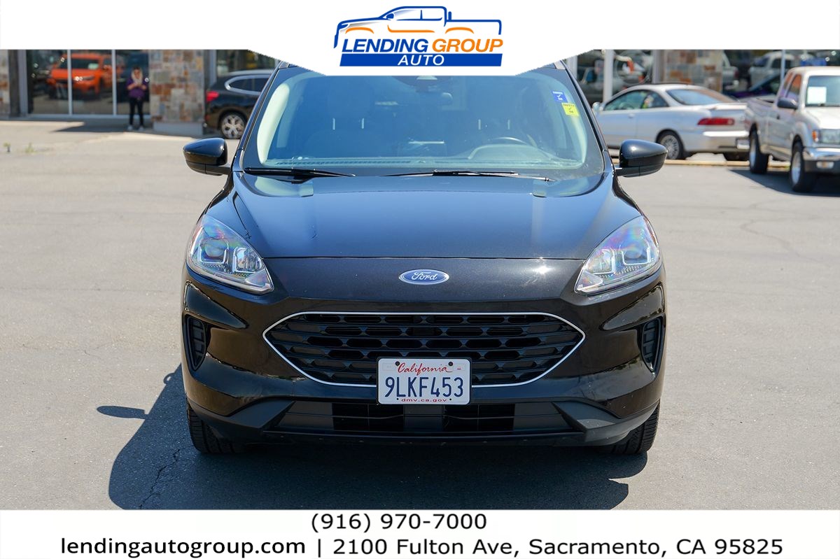 2021 Ford Escape SE Hybrid photo 2