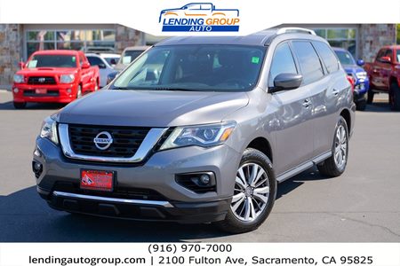 2019 Nissan Pathfinder SV