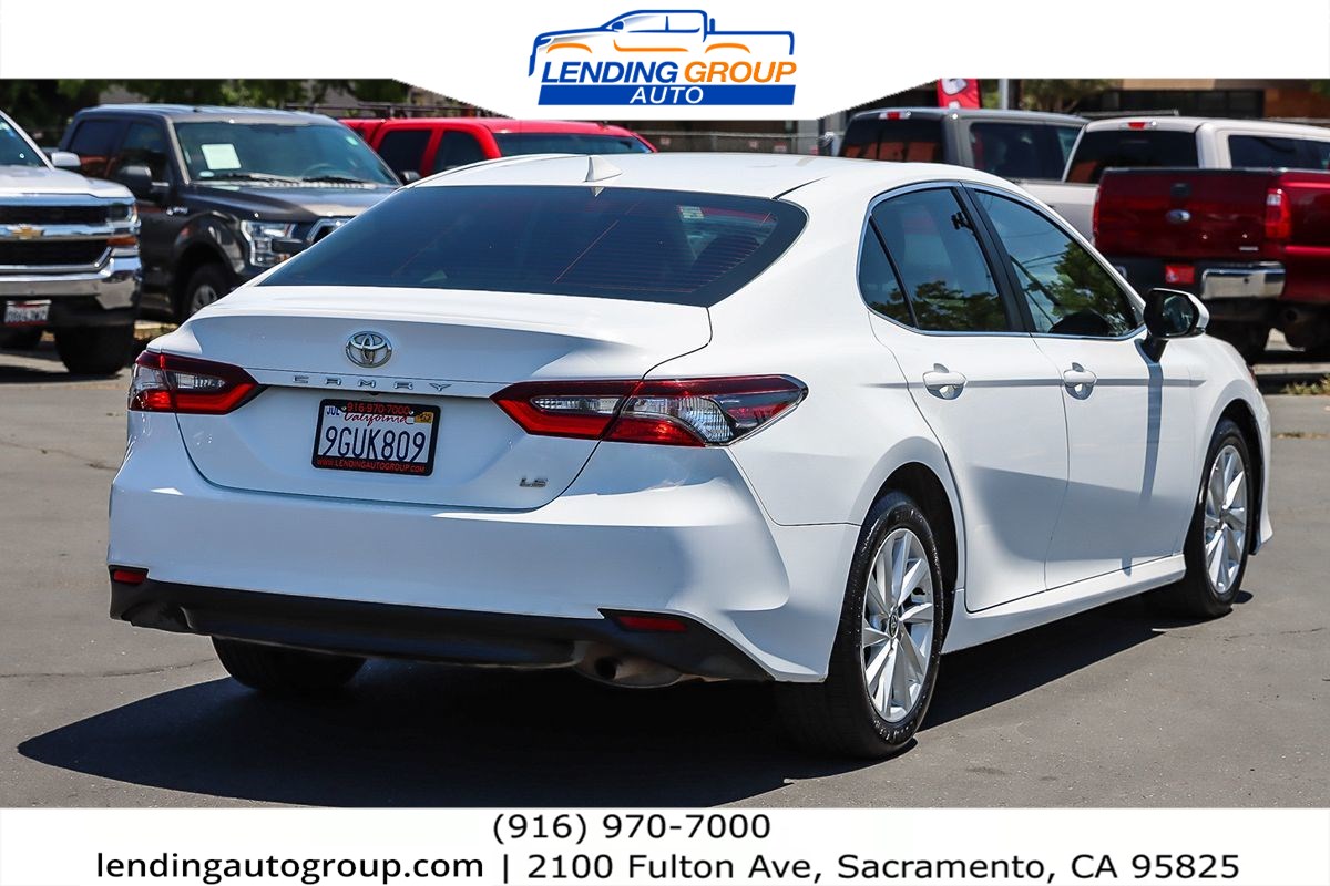 2023 Toyota Camry LE photo 4