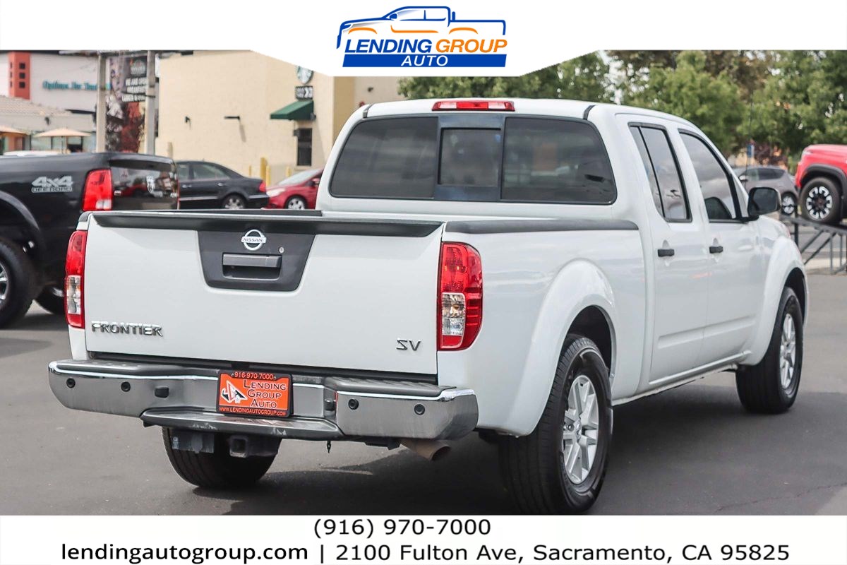 2016 Nissan Frontier SV photo 3
