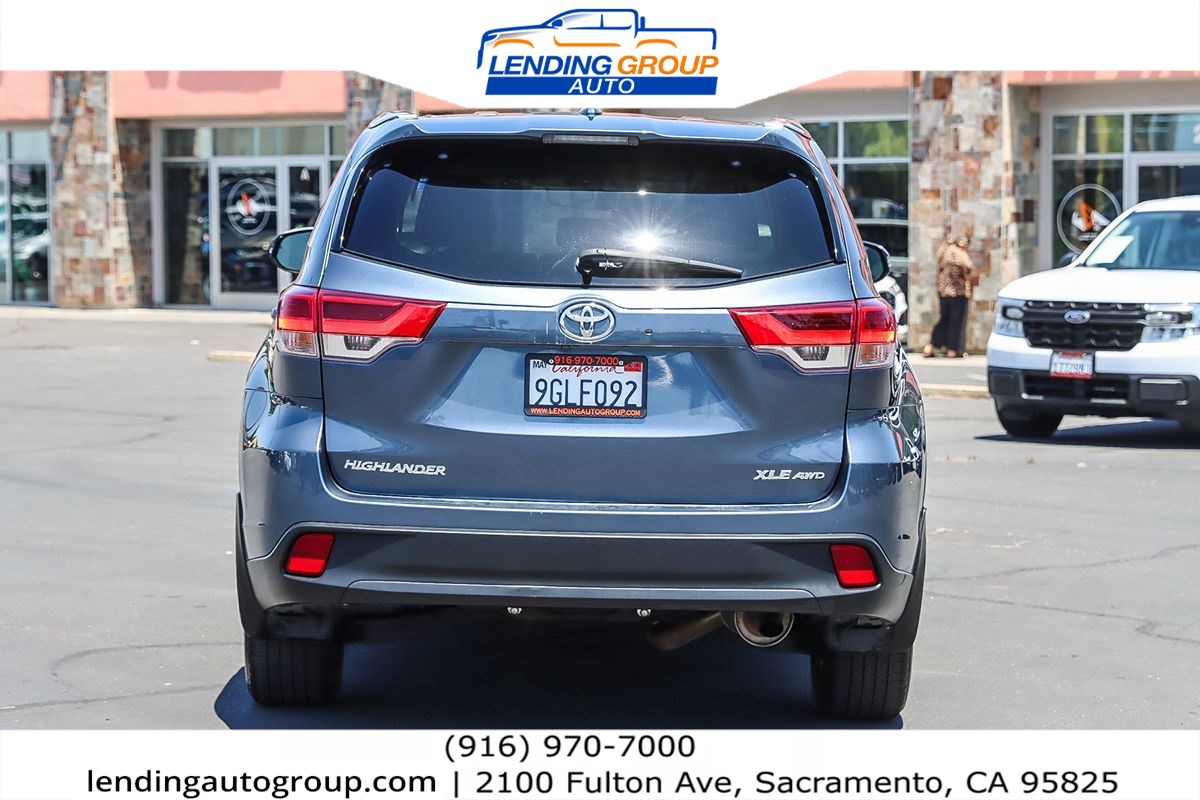 2019 Toyota Highlander XLE photo 3