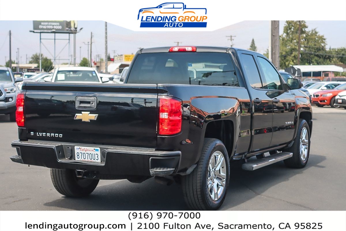 2018 Chevrolet Silverado 1500 Custom photo 4