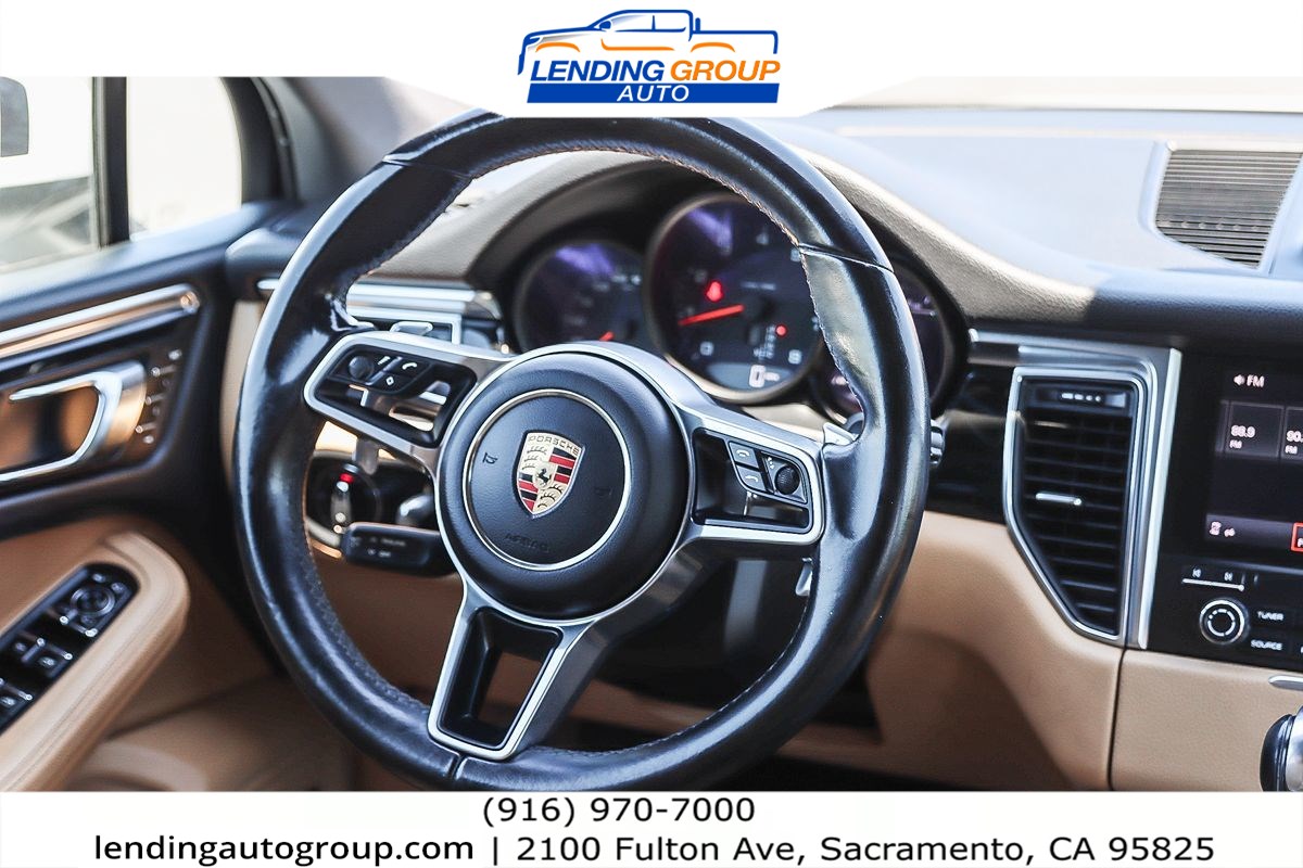 2017 Porsche Macan photo 13