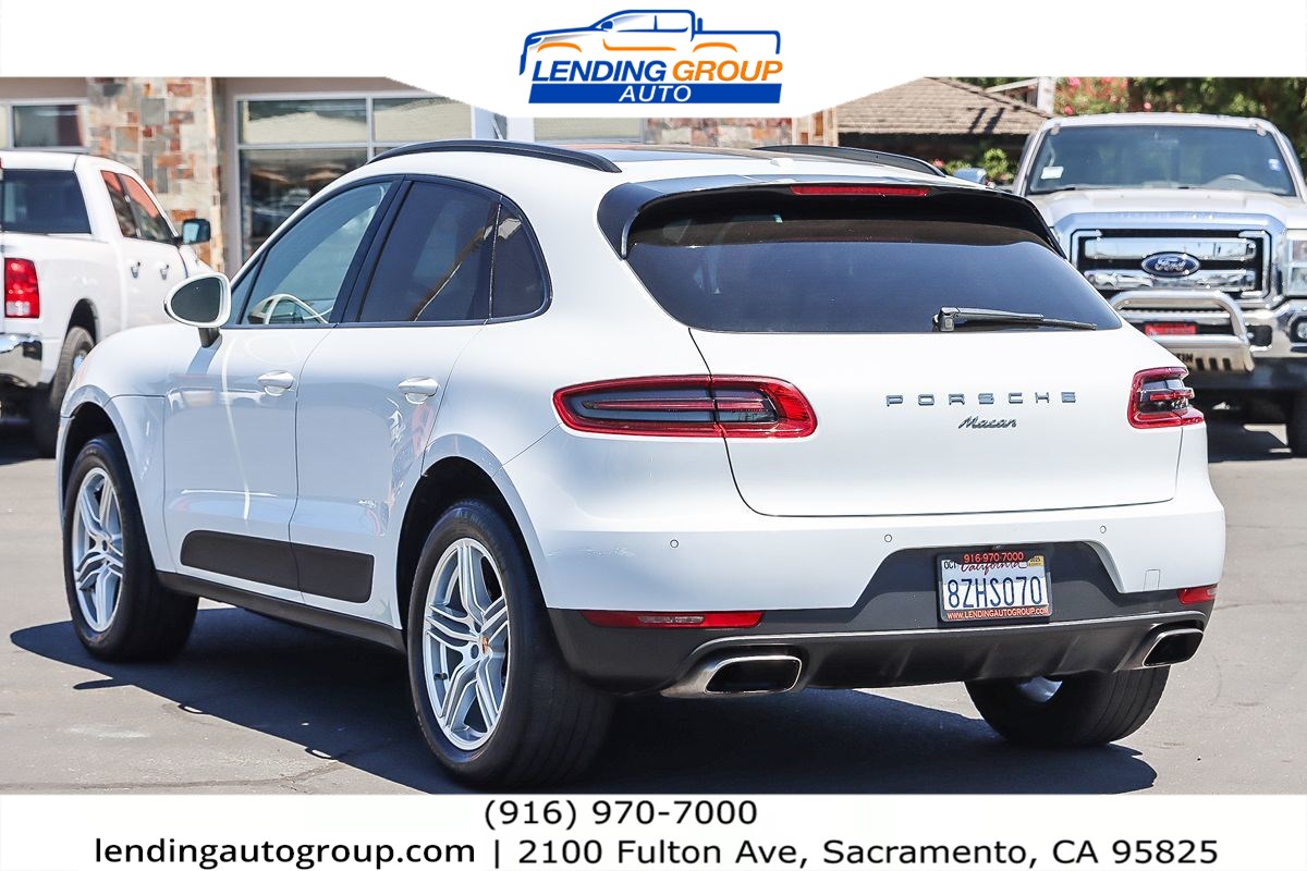 2017 Porsche Macan photo 2
