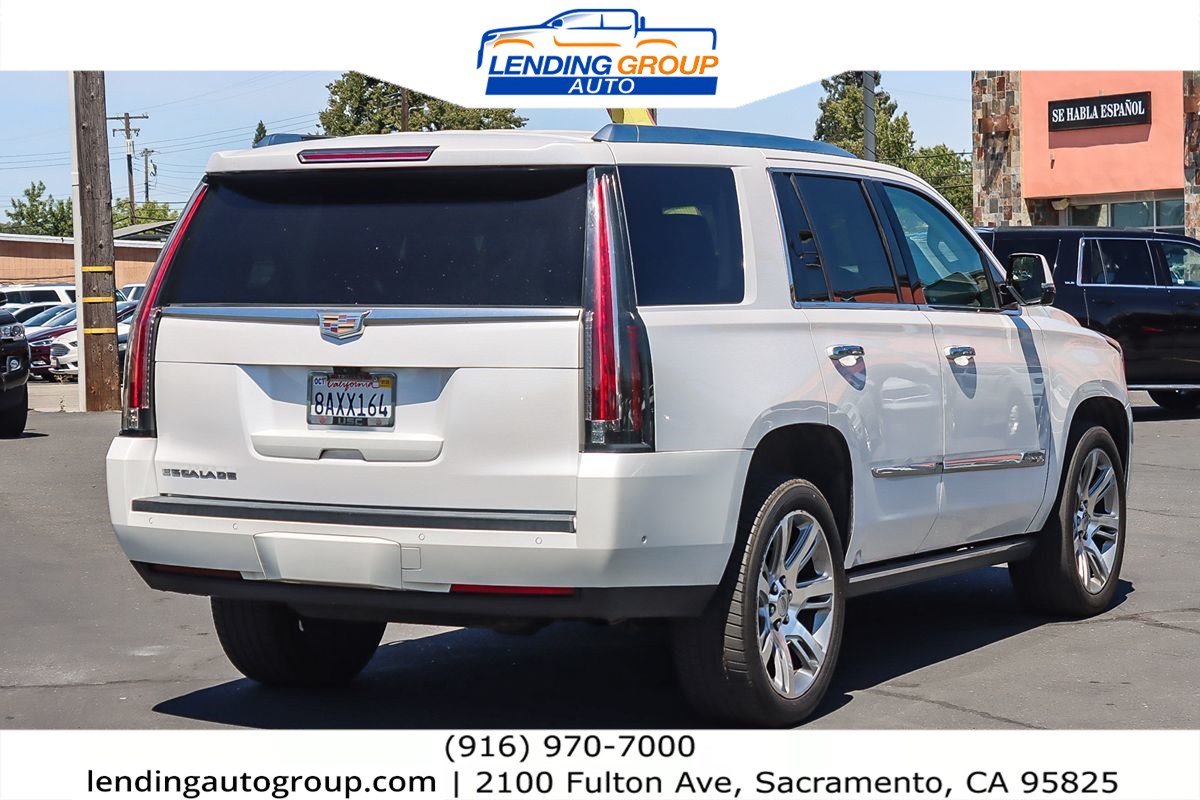 2017 Cadillac Escalade Premium Luxury photo 4
