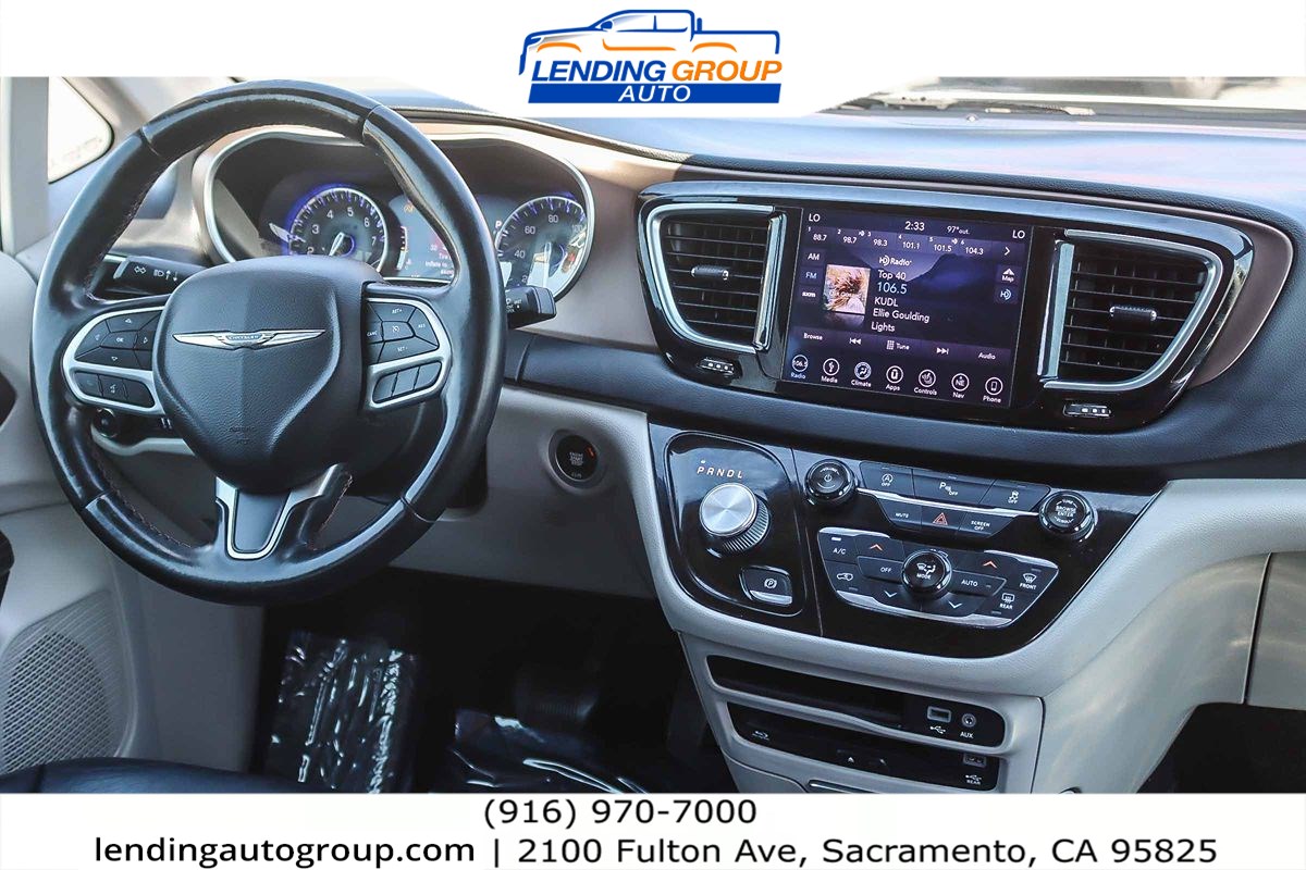 2018 Chrysler Pacifica Touring Plus photo 12