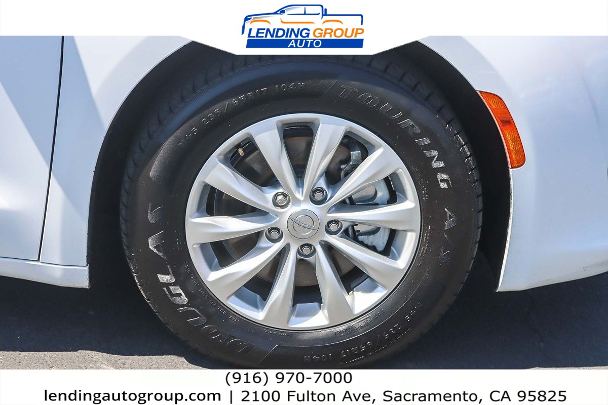 2018 Chrysler Pacifica Touring Plus photo 9