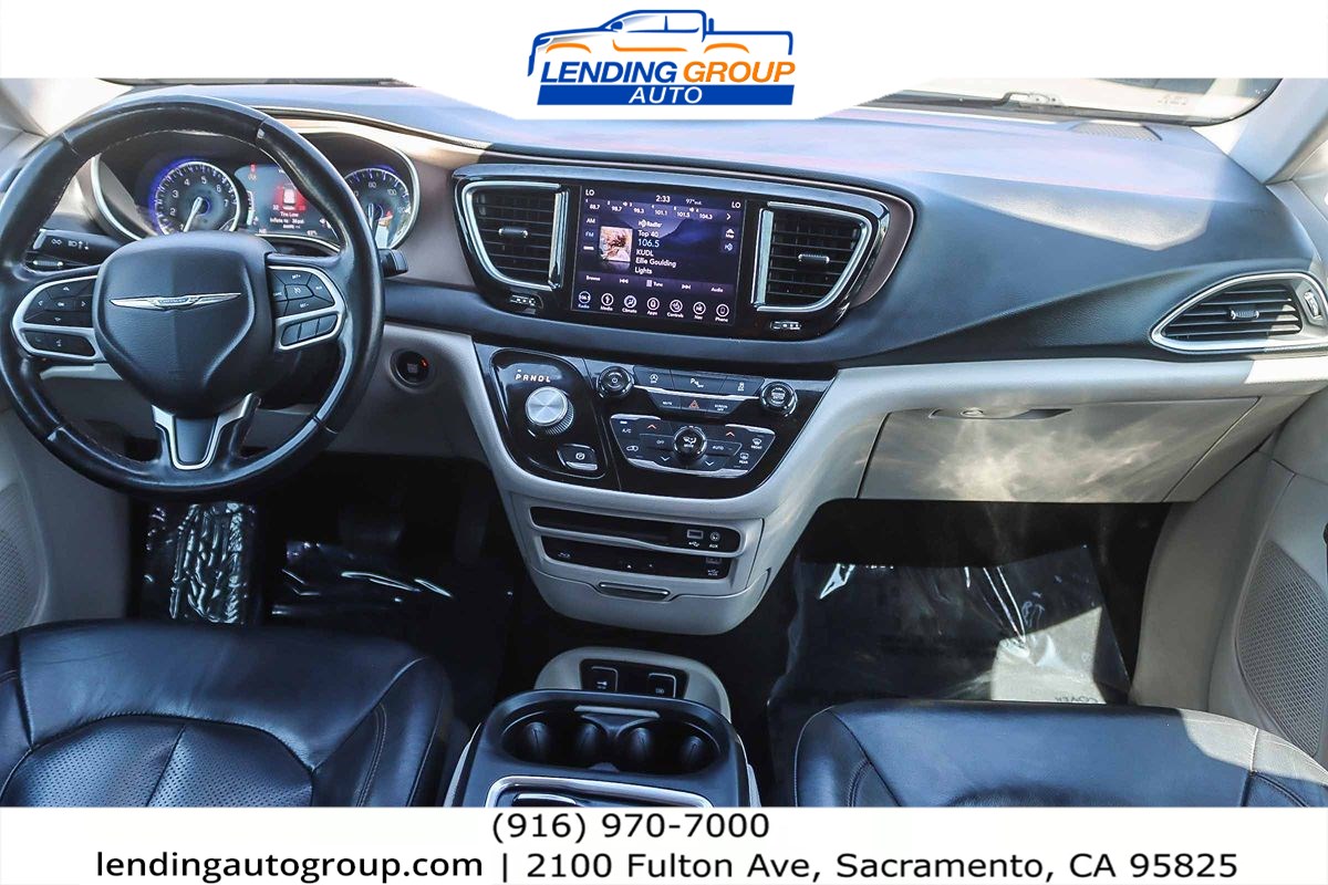 2018 Chrysler Pacifica Touring Plus photo 11