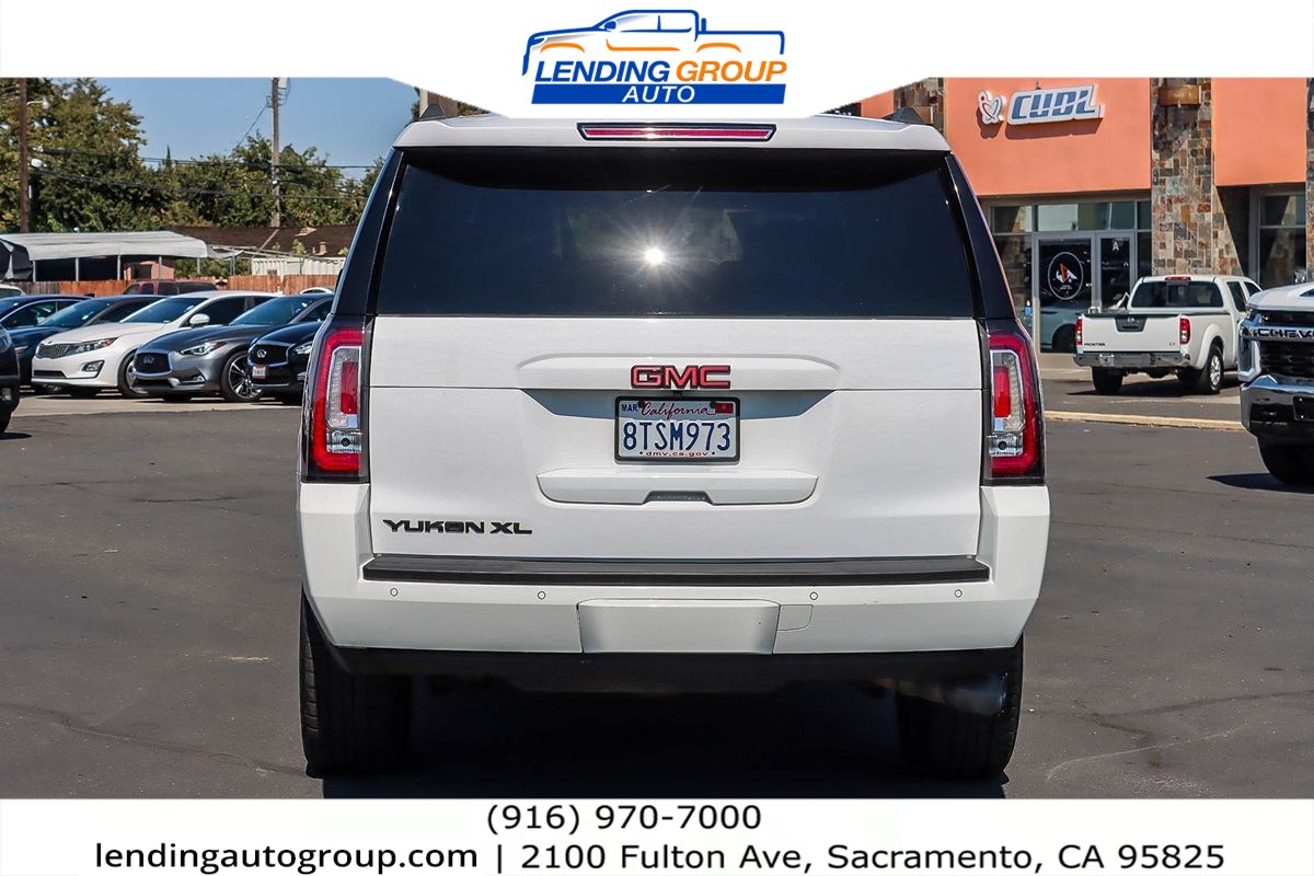 2017 Gmc Yukon XL SLT photo 3