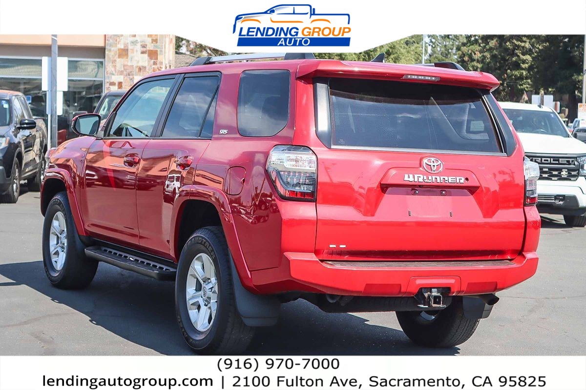 2019 Toyota 4Runner SR5 4WD photo 2