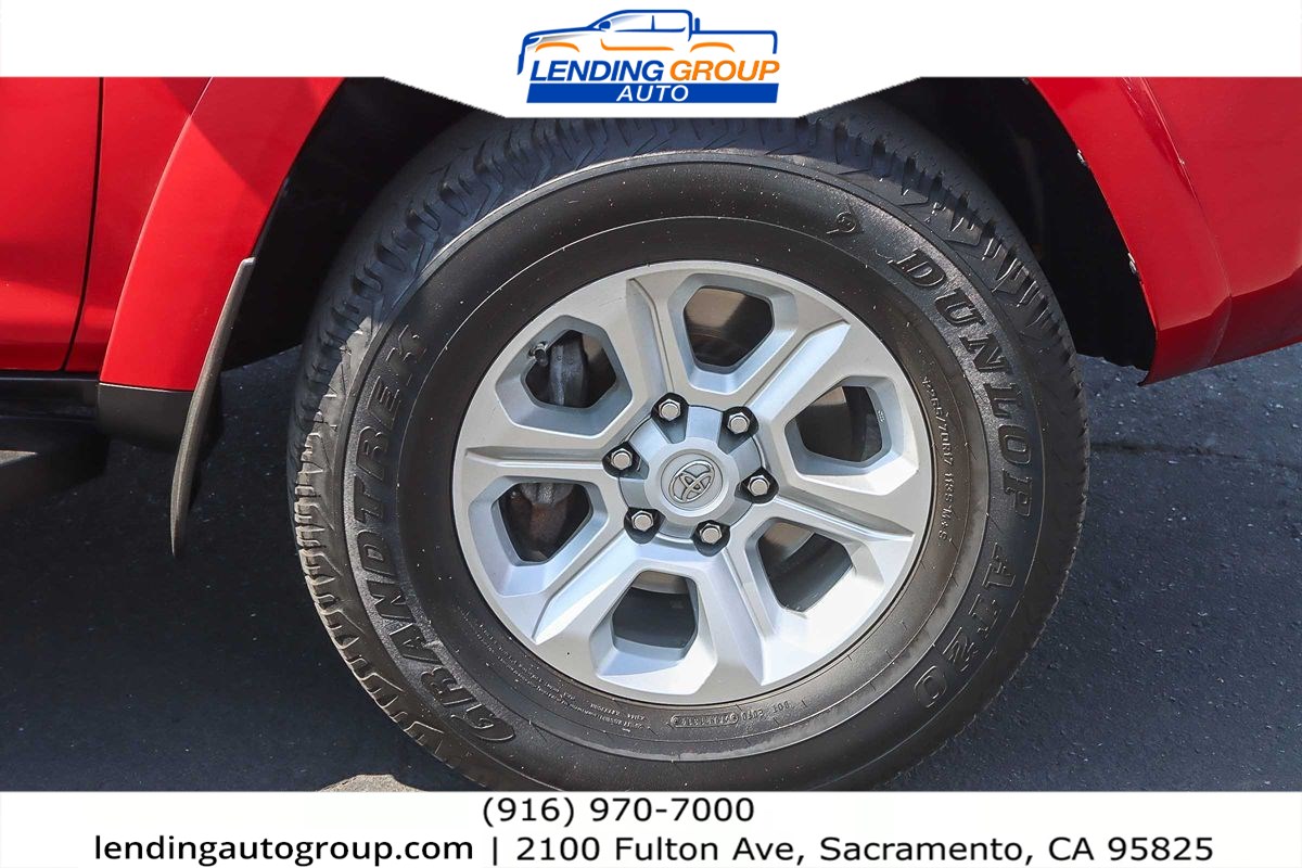 2019 Toyota 4Runner SR5 4WD photo 9