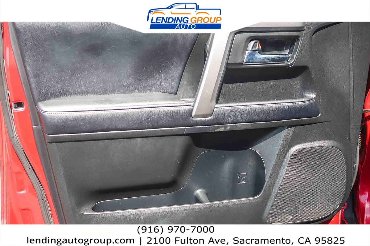 2019 Toyota 4Runner SR5 4WD photo 17