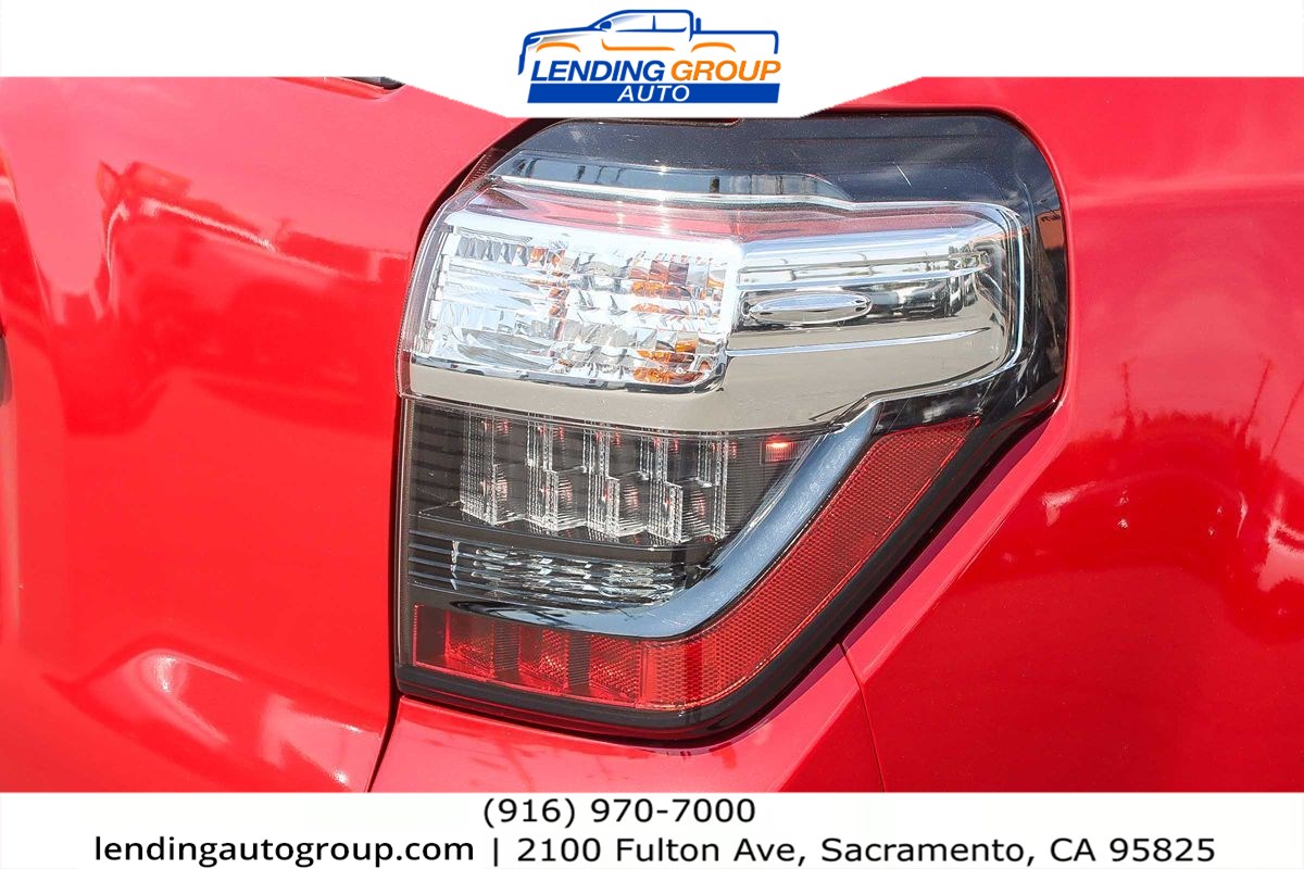 2019 Toyota 4Runner SR5 4WD photo 8