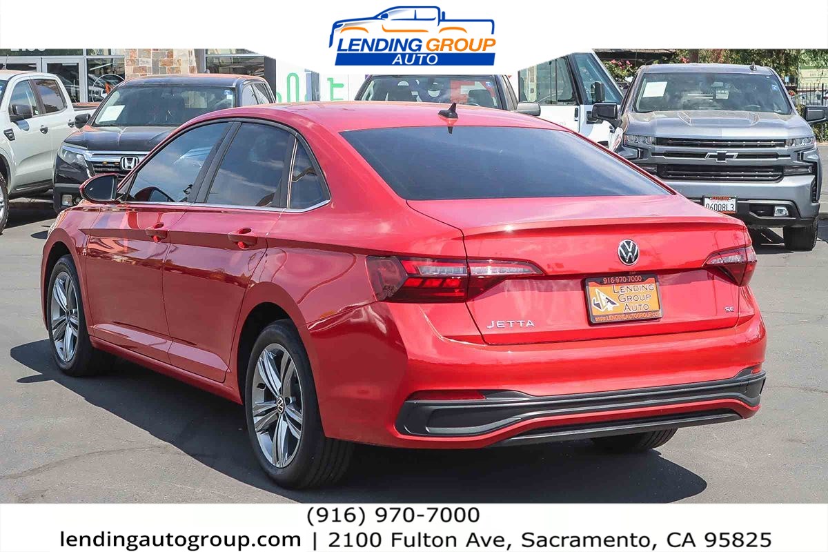 2022 Volkswagen Jetta SE photo 2