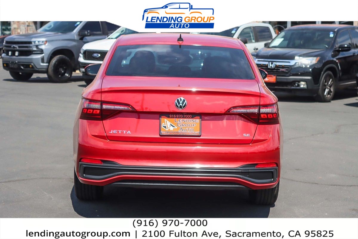 2022 Volkswagen Jetta SE photo 3