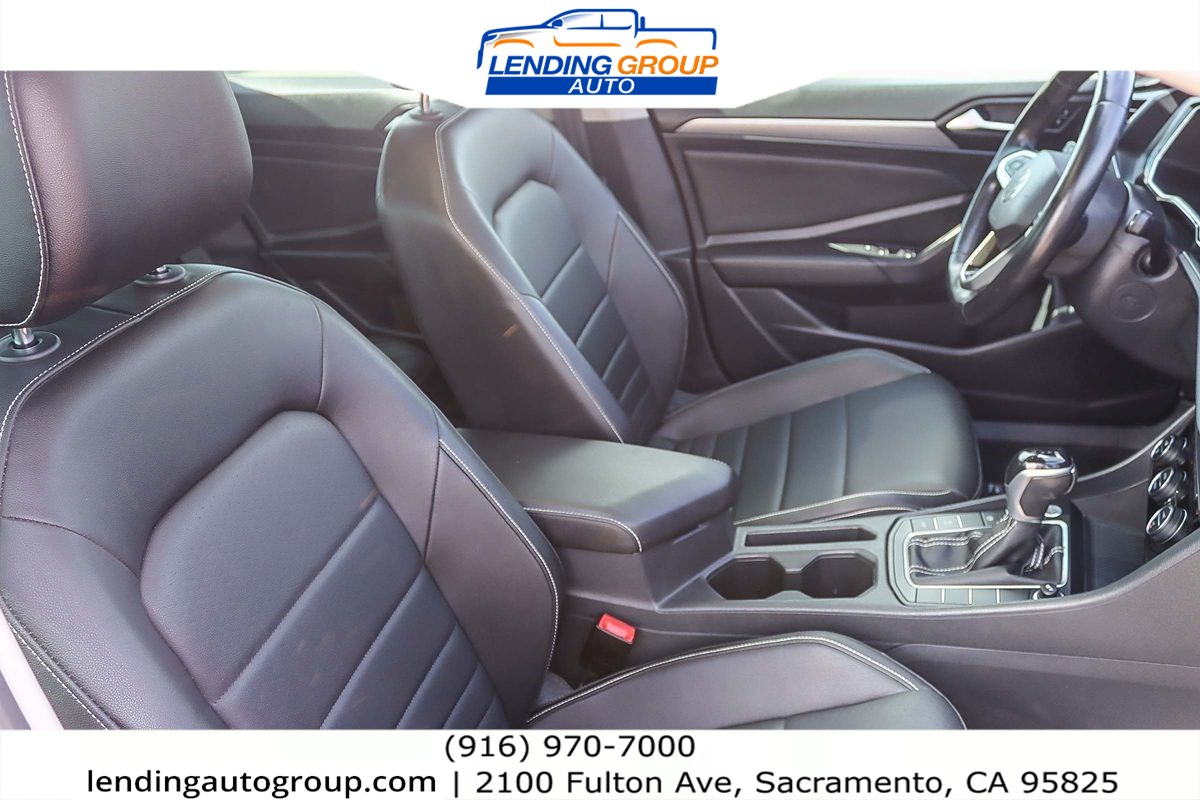 2022 Volkswagen Jetta SE photo 13