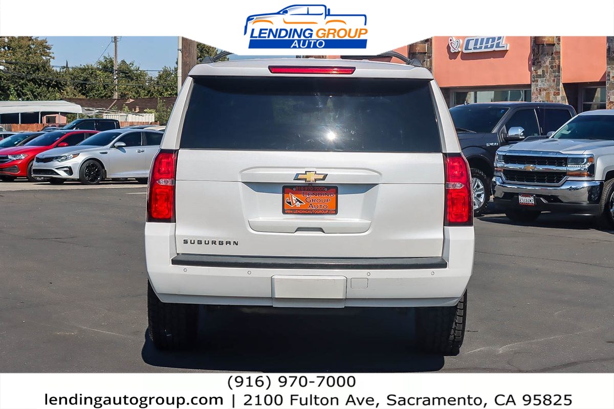 2017 Chevrolet Suburban LT photo 2