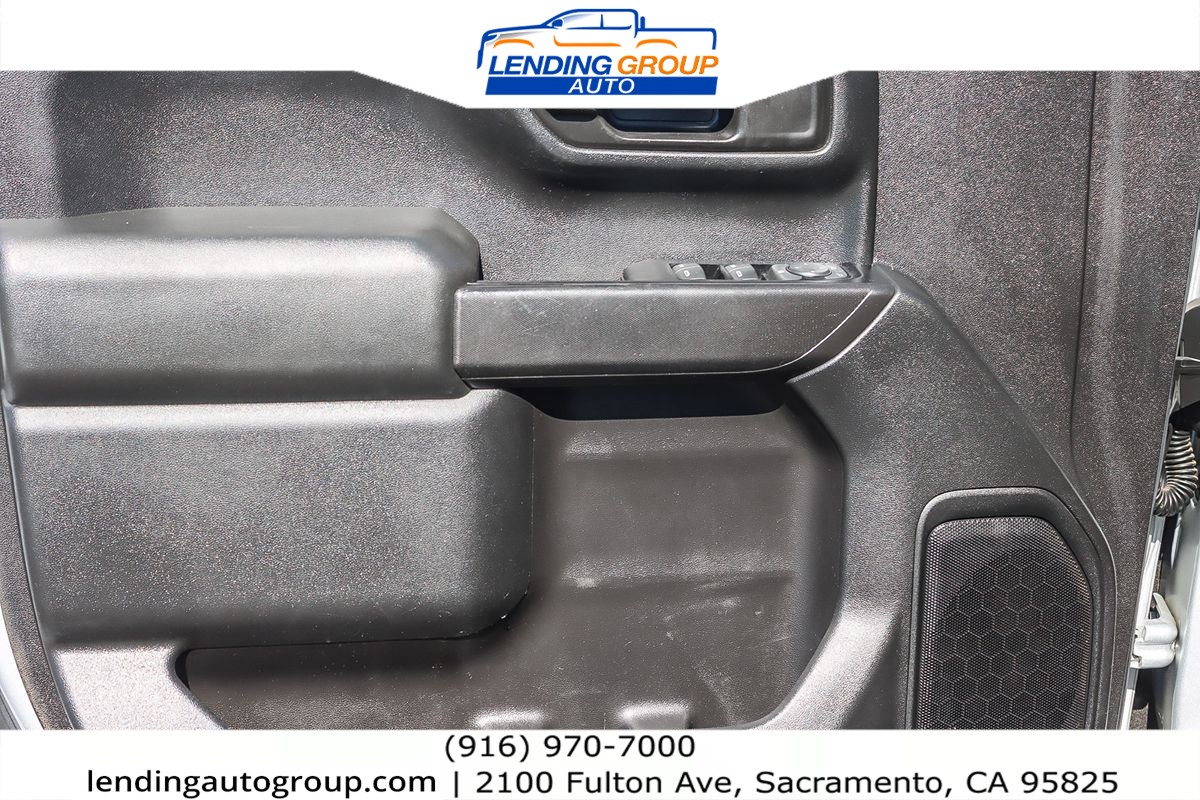 2019 Chevrolet Silverado 1500 Custom photo 17