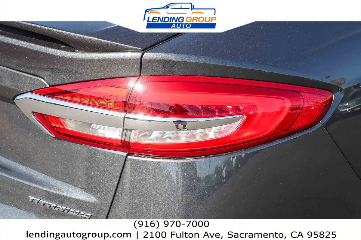 2019 Ford Fusion Energi Titanium photo 6