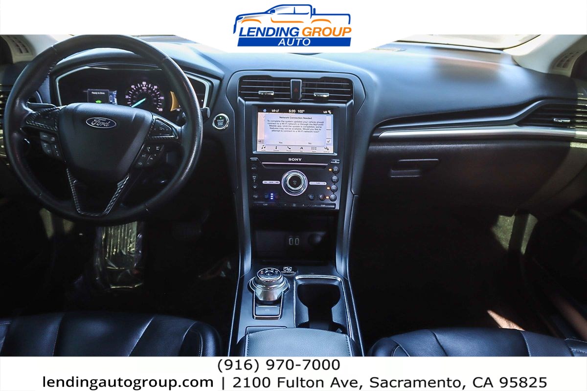 2019 Ford Fusion Energi Titanium photo 9