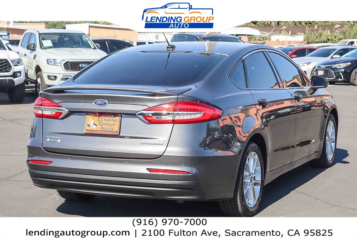2019 Ford Fusion Energi Titanium photo 4