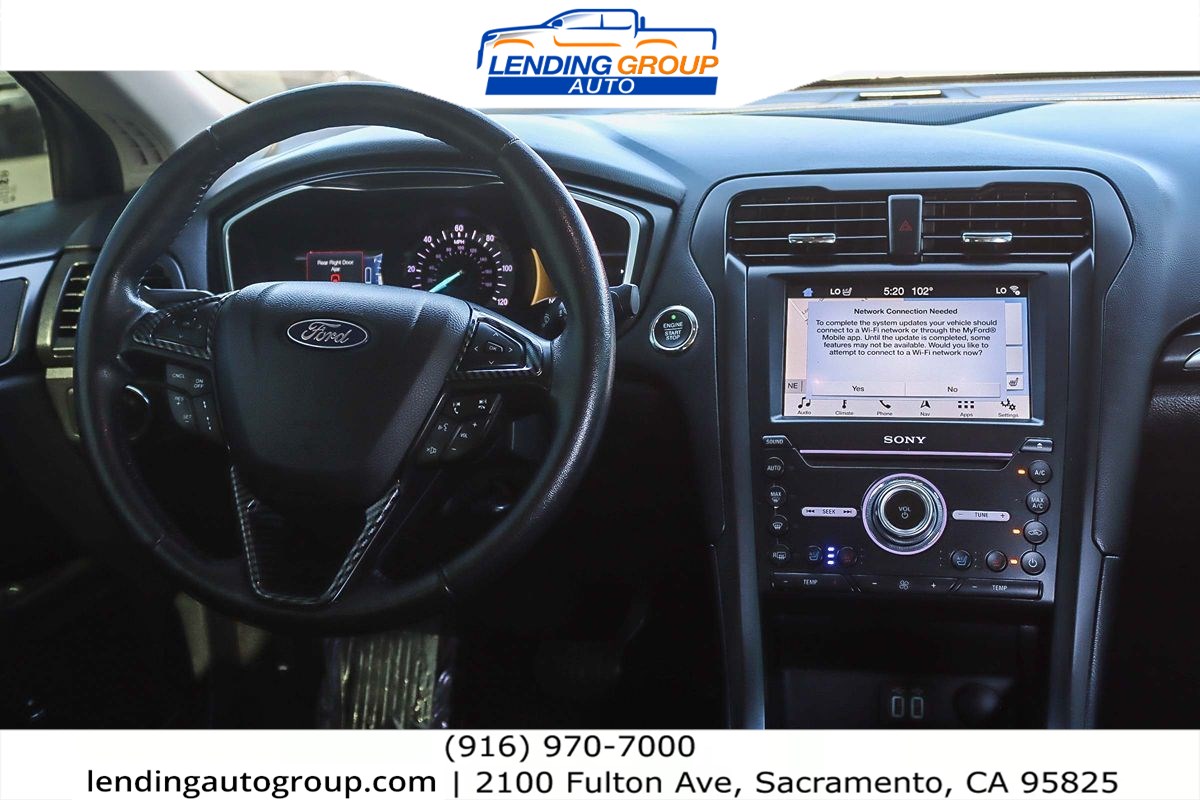 2019 Ford Fusion Energi Titanium photo 10