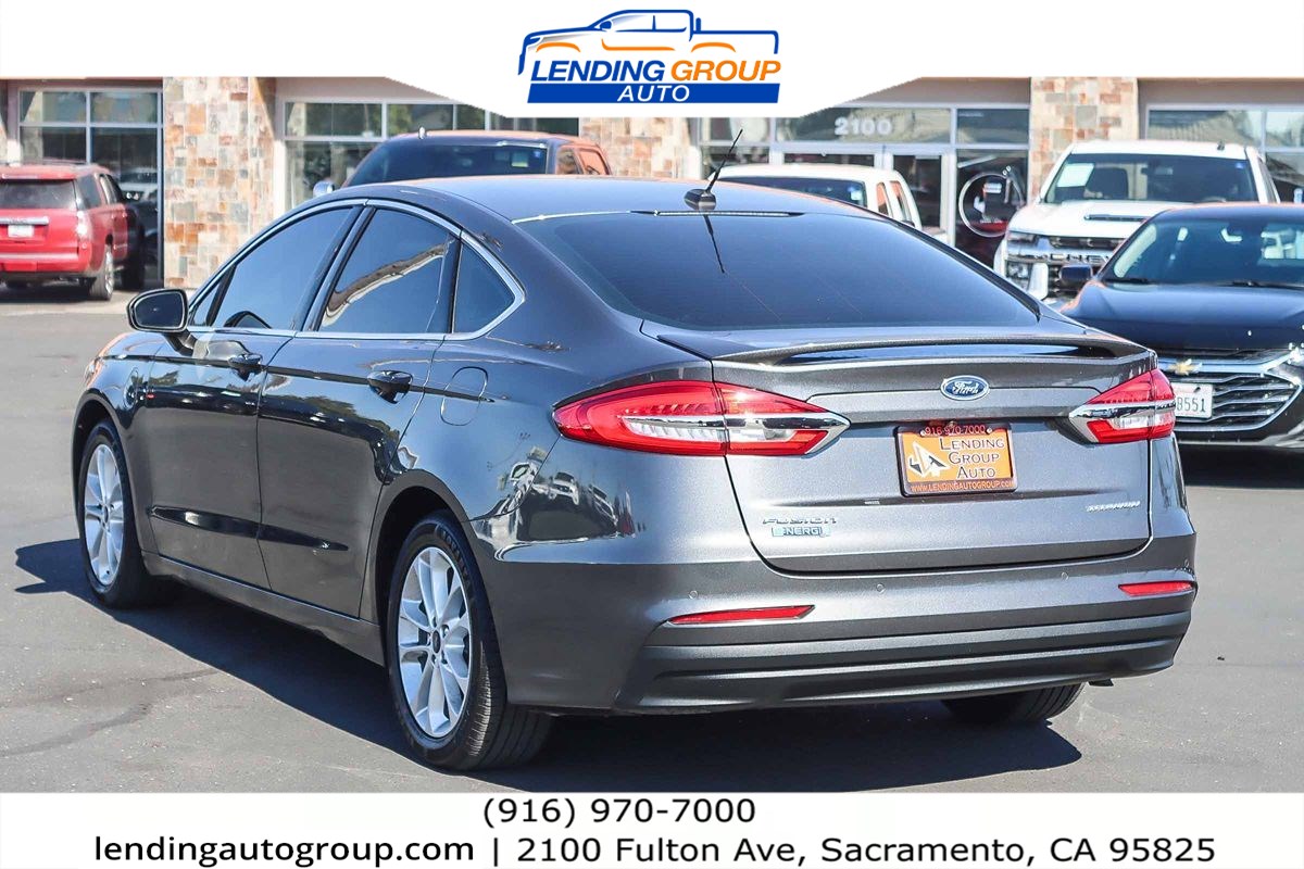 2019 Ford Fusion Energi Titanium photo 2