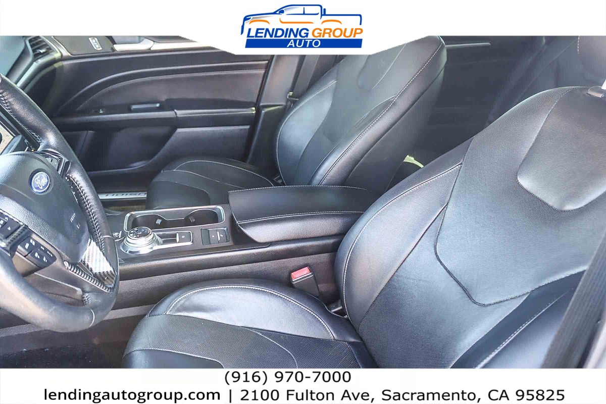 2019 Ford Fusion Energi Titanium photo 13