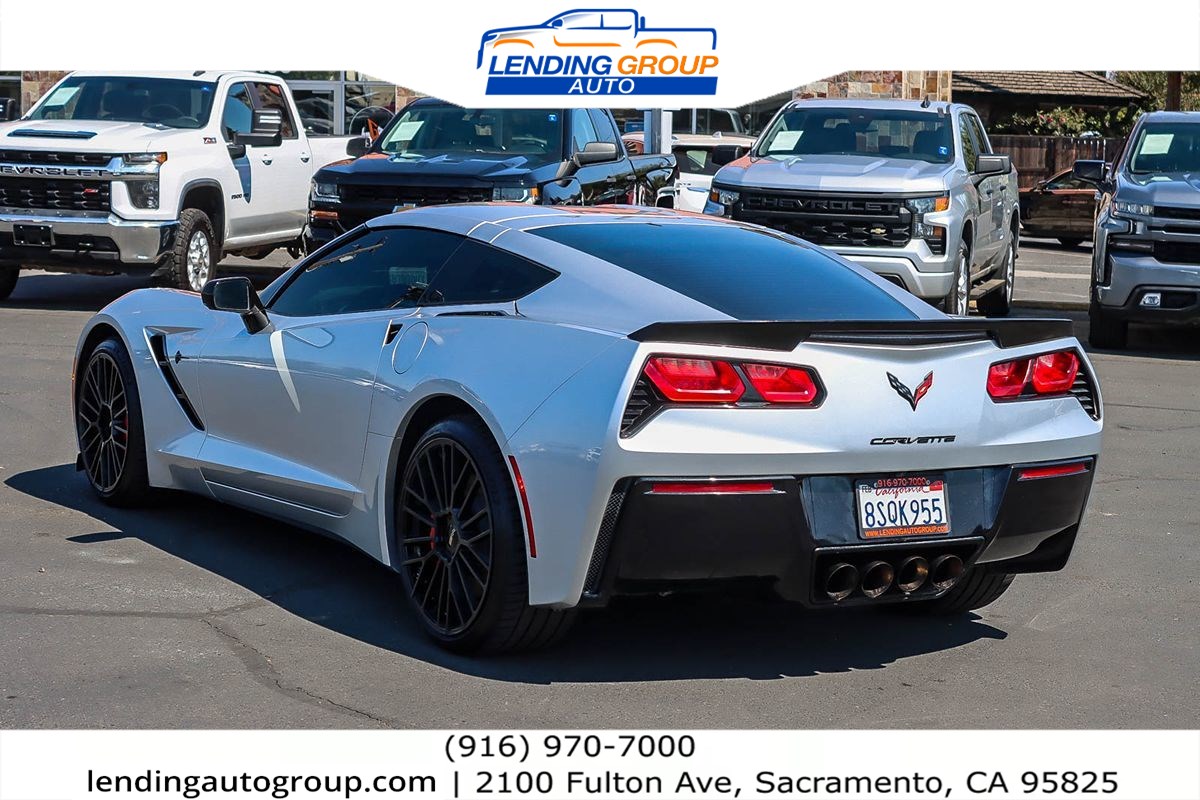 2016 Chevrolet Corvette Stingray 3LT photo 2