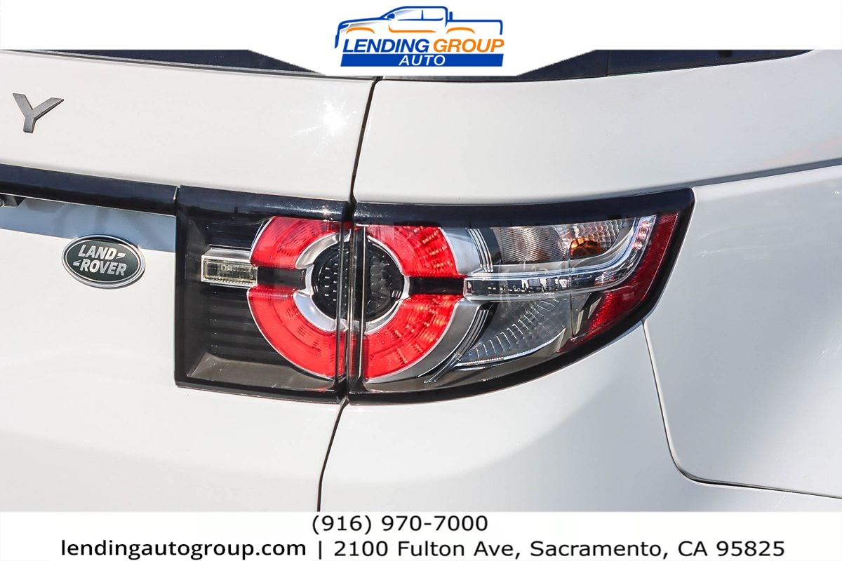 2017 Land Rover Discovery Sport SE photo 6