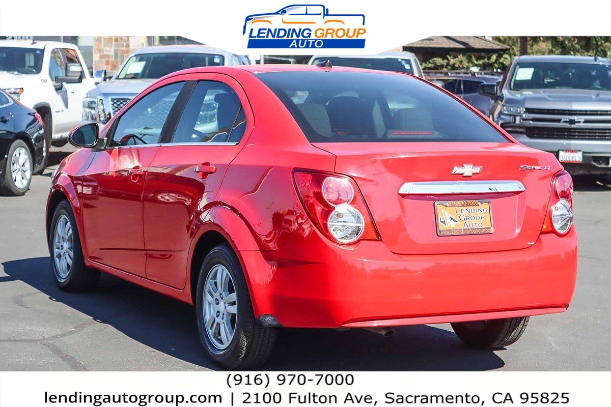 2014 Chevrolet Sonic LT photo 2