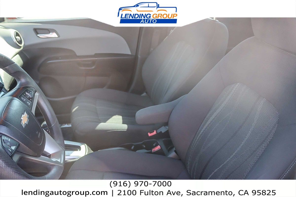2014 Chevrolet Sonic LT photo 15