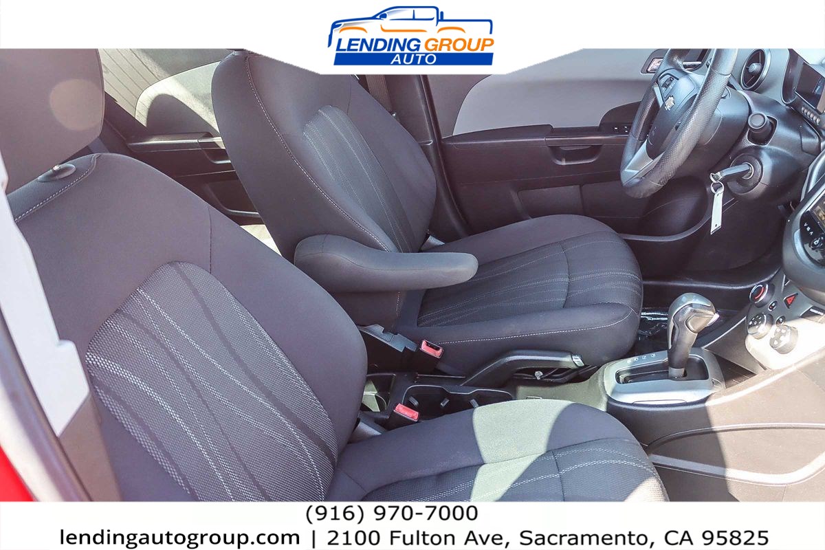2014 Chevrolet Sonic LT photo 14