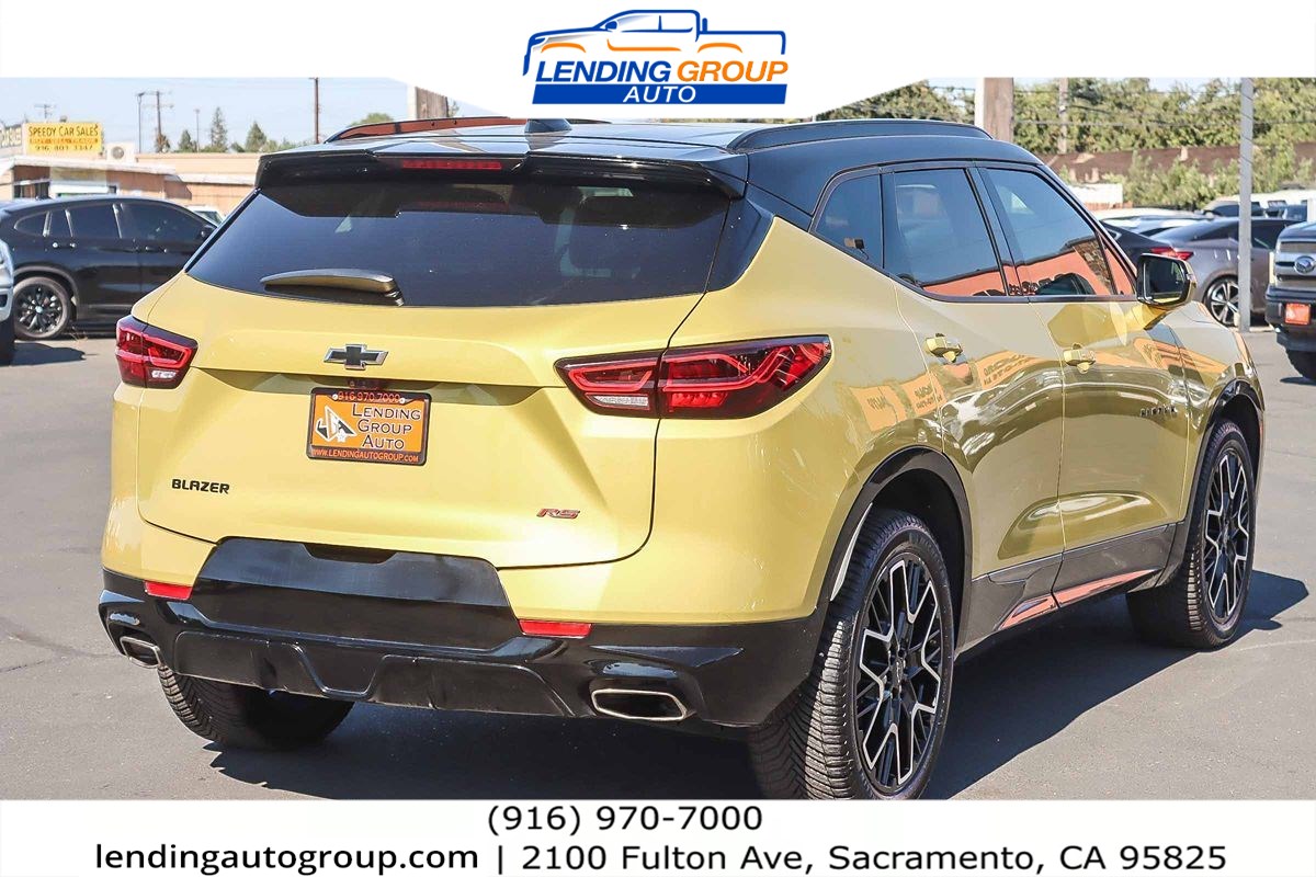 2023 Chevrolet Blazer RS photo 2