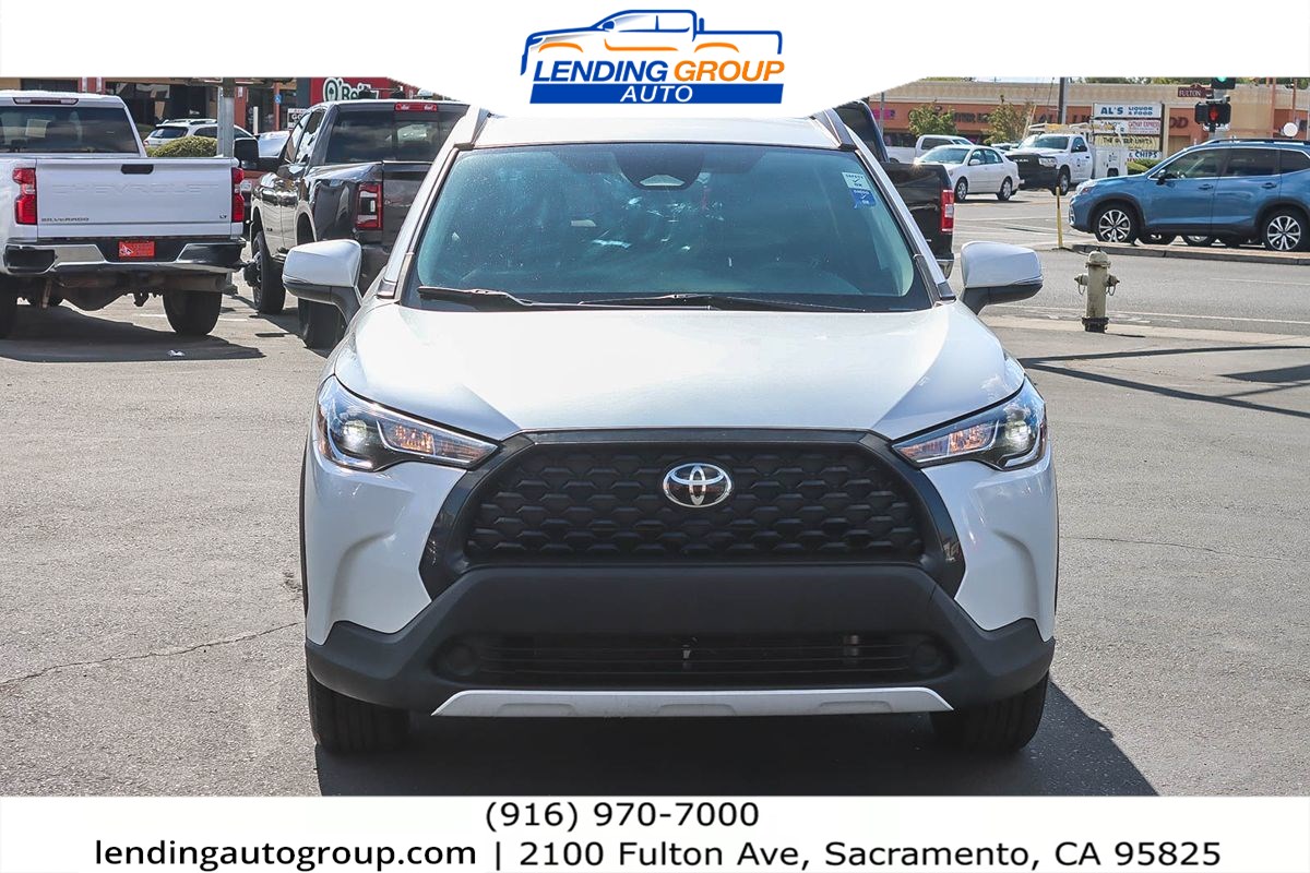2023 Toyota Corolla Cross LE photo 4