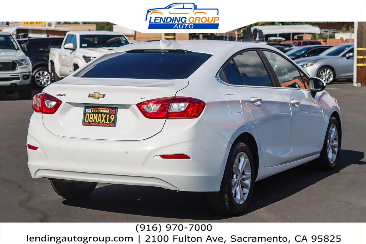 2019 Chevrolet Cruze LT photo 4