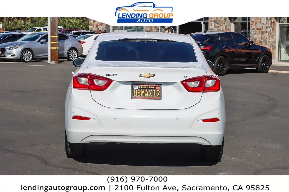 2019 Chevrolet Cruze LT photo 3