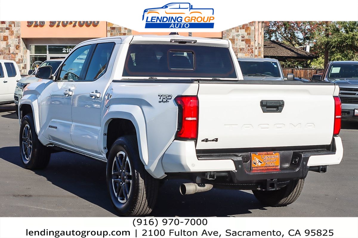 2024 Toyota Tacoma TRD Sport photo 2