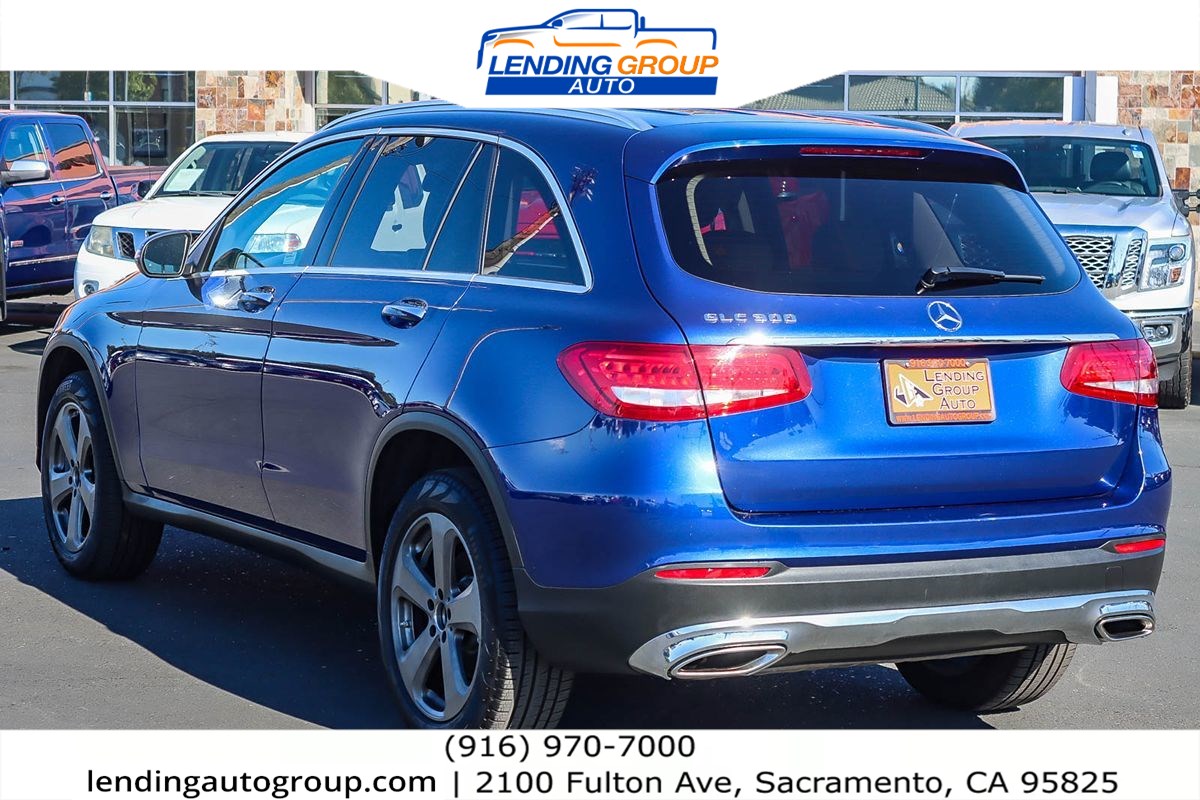 2018 Mercedes Benz GLC 300 photo 2