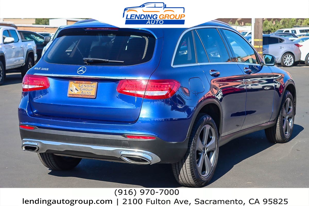 2018 Mercedes Benz GLC 300 photo 4