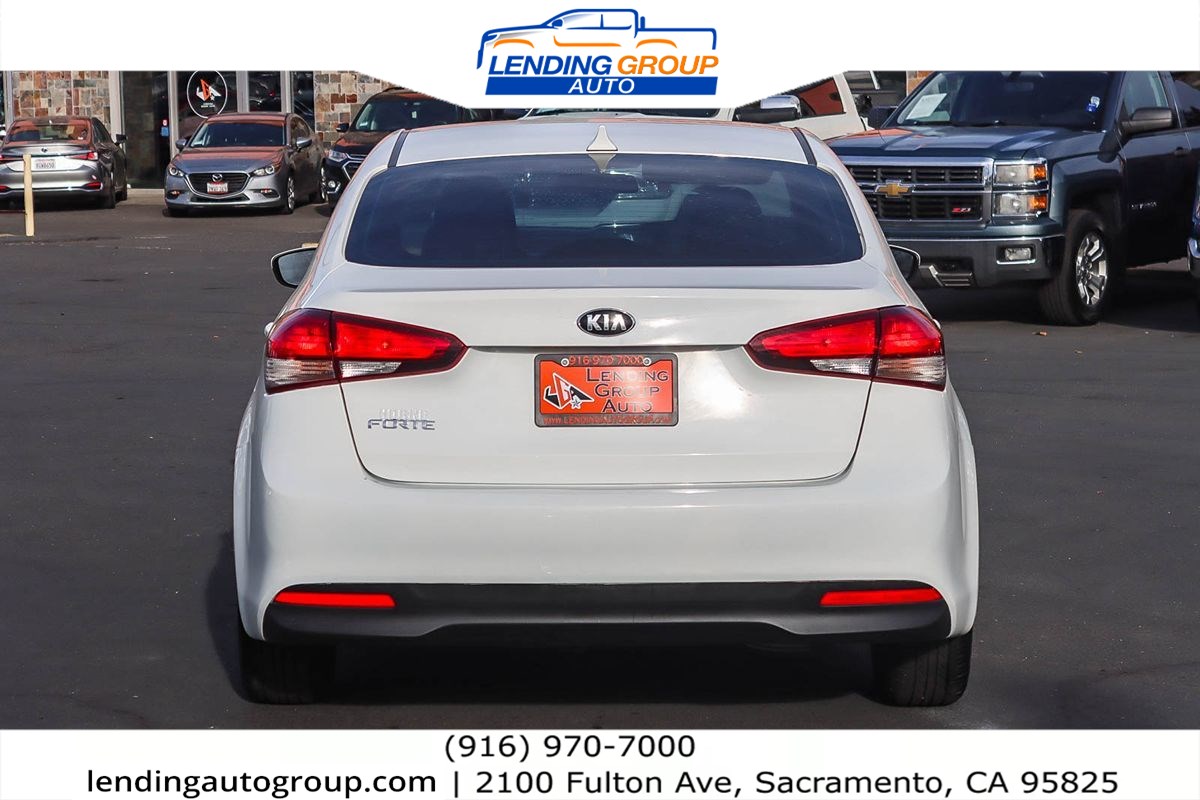 2018 Kia Forte LX Base photo 3