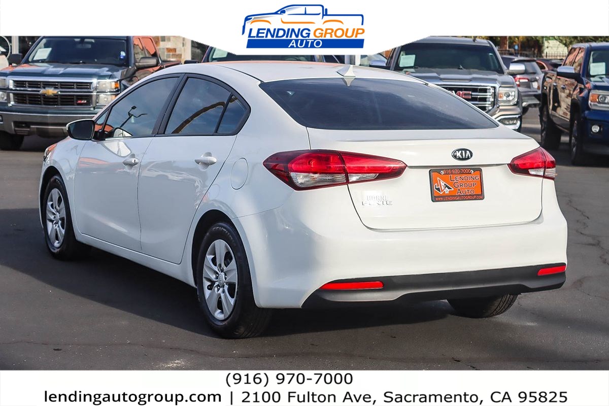 2018 Kia Forte LX Base photo 2