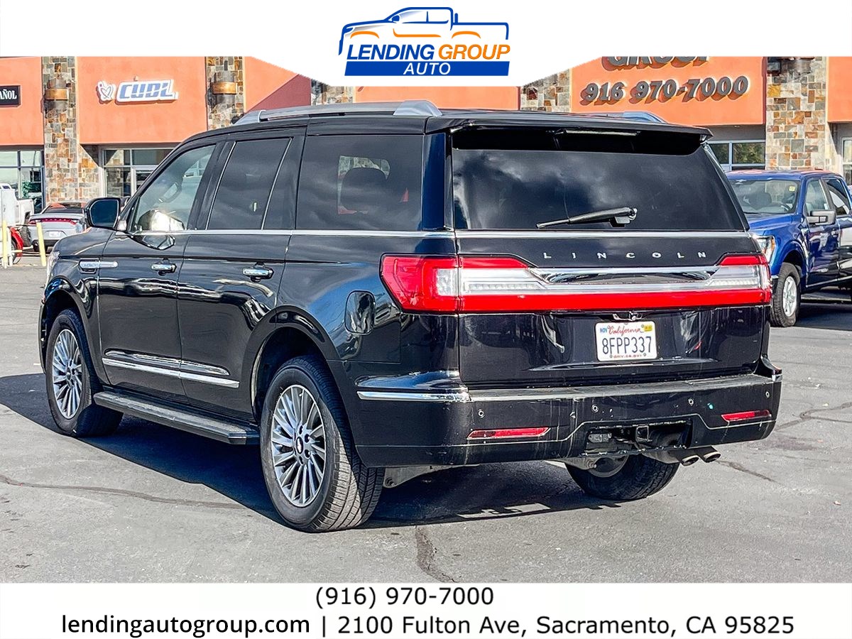 2019 Lincoln Navigator Standard photo 2