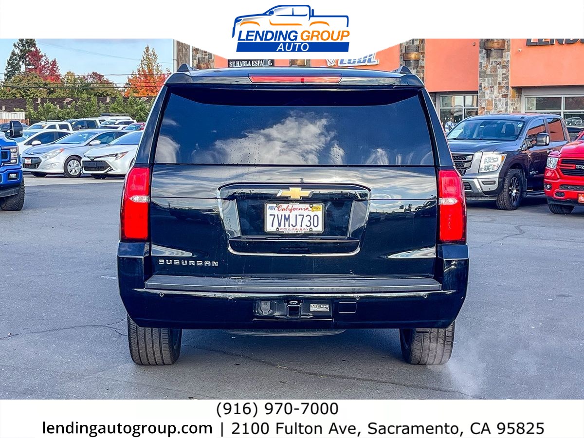 2016 Chevrolet Suburban LT photo 2