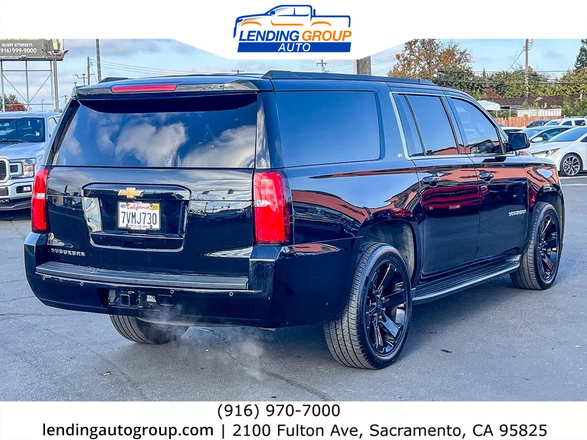 2016 Chevrolet Suburban LT photo 3